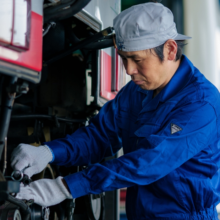 愛される銀バス、乗る人を思い丁寧にメンテナンス